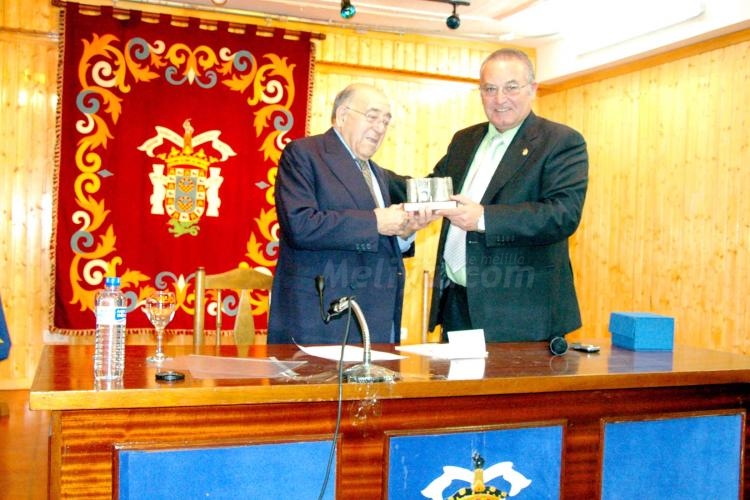 El verdadero cuerpo diplomático plenipotenciario de Melilla, sus Casas