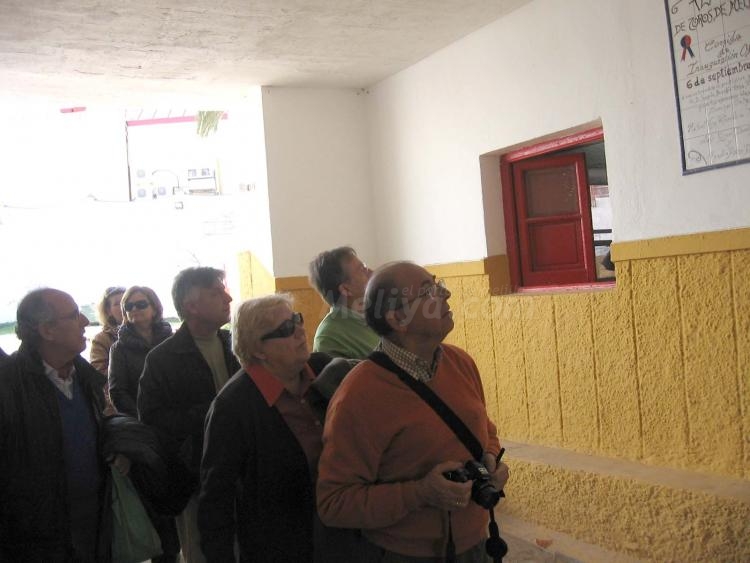 Cirujanos taurinos, visita de lujo a la 'Mezquita del Toreo'
