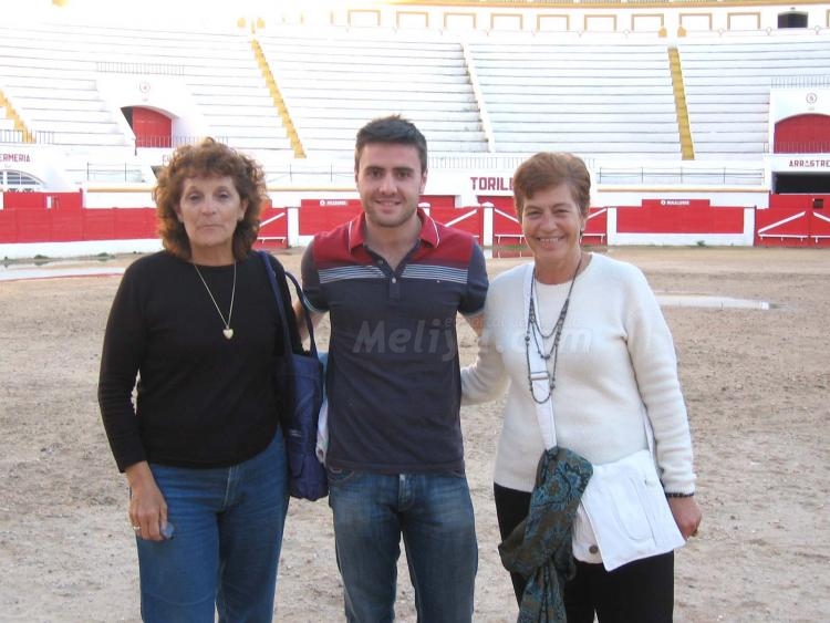 Debú con picadores para Criado