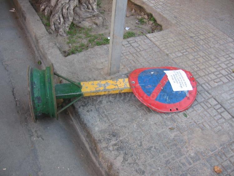 Melilla, amenazada por los guarros y los destructores