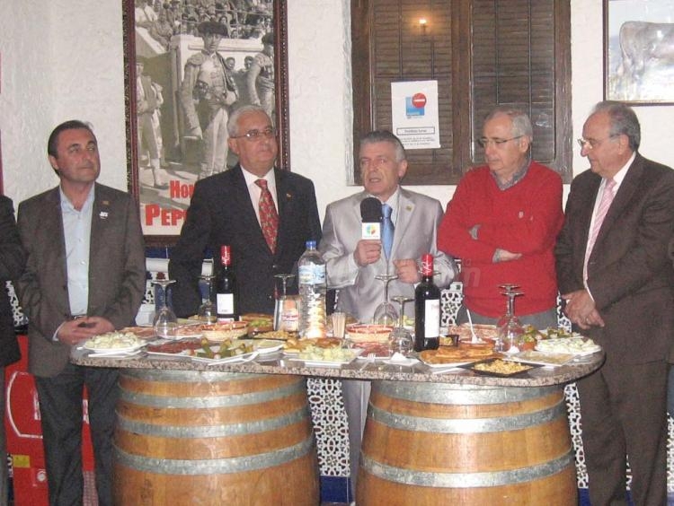 Imbroda: "Mientras sea presidente habrá toros en Melilla, lo dije y lo cumplo"