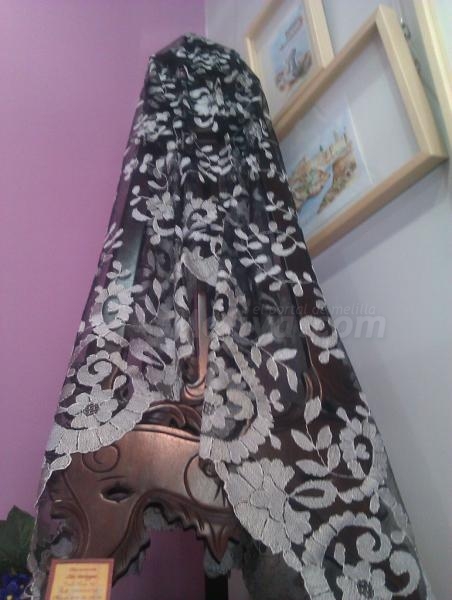 En Semana Santa , mantilla española