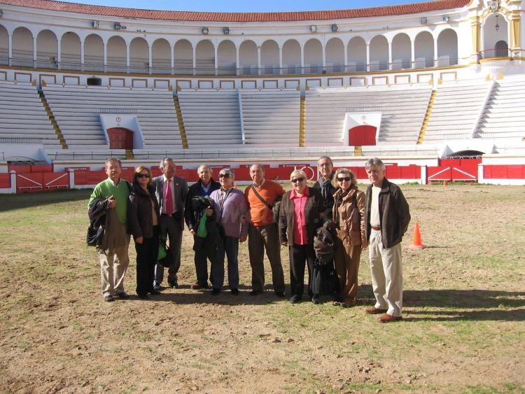 Cirujanos taurinos, visita de lujo a la 'Mezquita del Toreo'