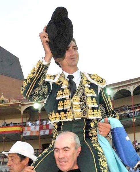 El adiós abulense del hijo predilecto de la Mezquita del Toreo, Manolo Sánchez