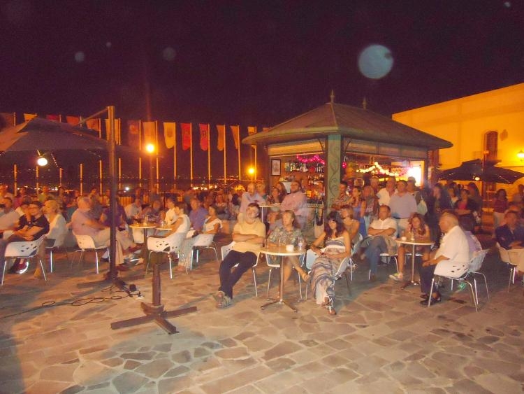 Los chicos de 'La chistera' dinamizan las noches de Melilla la Vieja