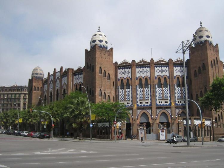 Casi un siglo de toros, José Tomás, Anya y Melilla