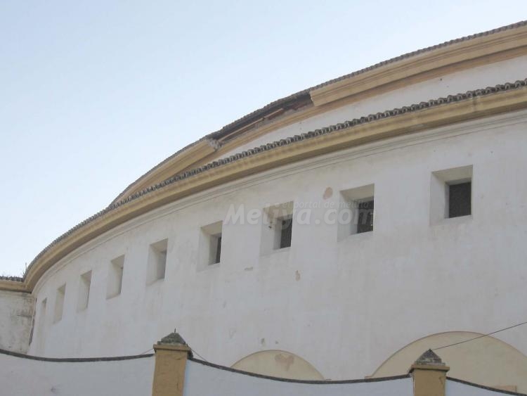 Oiga, don Ramón, hay que arreglar la Plaza de Toros