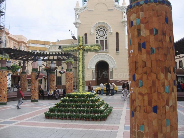 'Melilla es flor' por sus cuatro costados