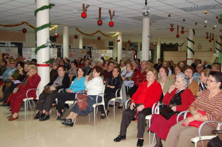 Hiperactividad navideña en el Centro Social de Mayores