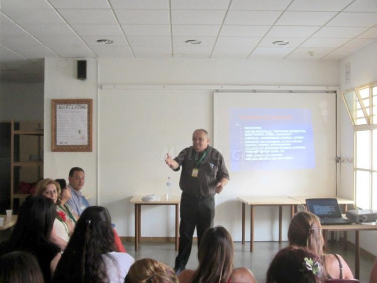 Éxito del ciclo de conferencias de concienciación sobre cáncer y tabaco en el Centro Penitenciario