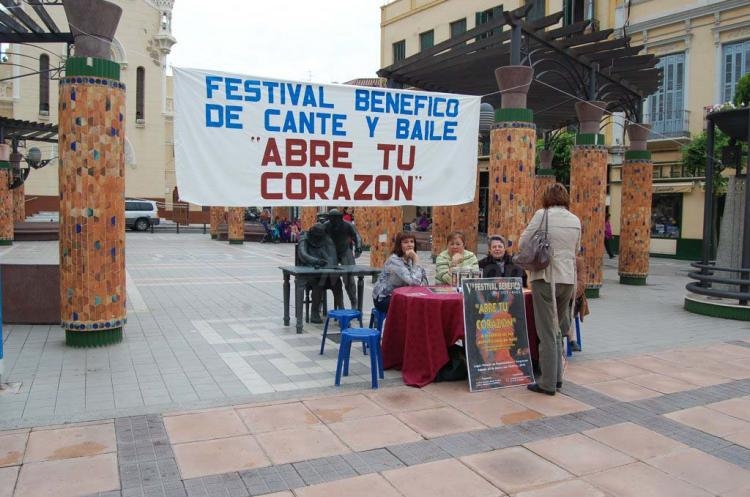 El Coro Rociero del Cautivo y la Virgen de la Victoria 'abre sus corazón' a Cáritas