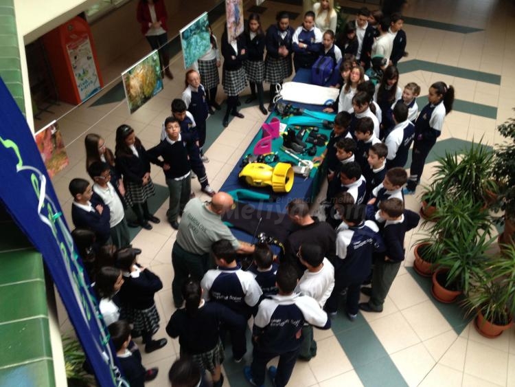 Simbiosis entre Guardia Civil y alumnos en el 'Enrique Soler'