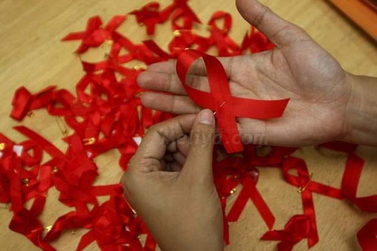 El domingo hay que emplearse a fondo en solidaridad contra el SIDA