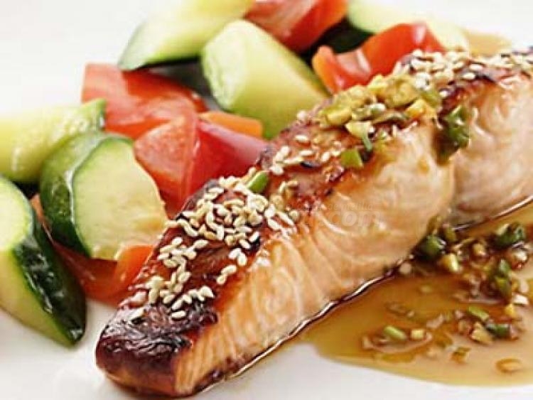 Consumir dos piezas de salmón a la semana es beneficioso para la salud de las embarazadas y del niño