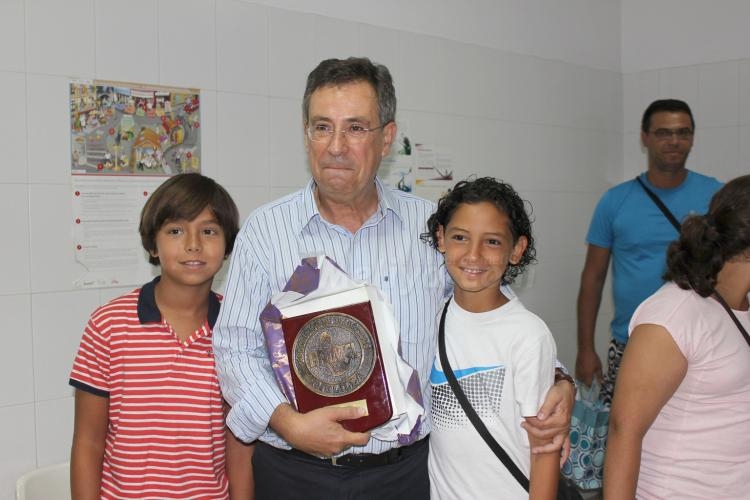 Adimel agradece al doctor López Siguero su entrega a los niños diabéticos melillenses
