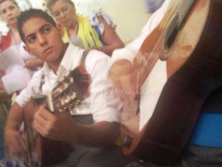 El Coro Rociero del Cautivo y la Virgen de la Victoria 'abre sus corazón' a Cáritas