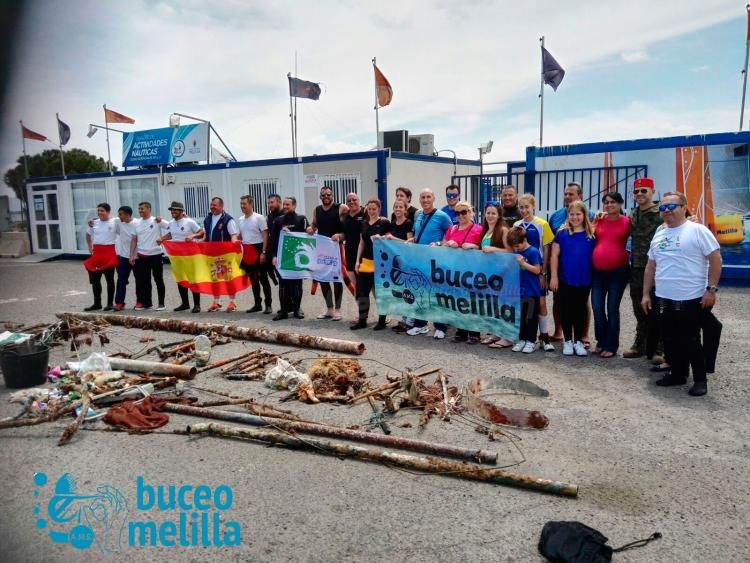 Buceo Melilla recoge unos 1000 kilos de basura marina en Aguadú
