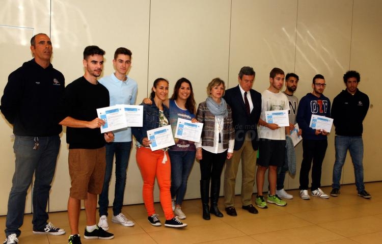 Finalizados los cursos de iniciación náutico-deportiva de la UGR y el Club Marítimo