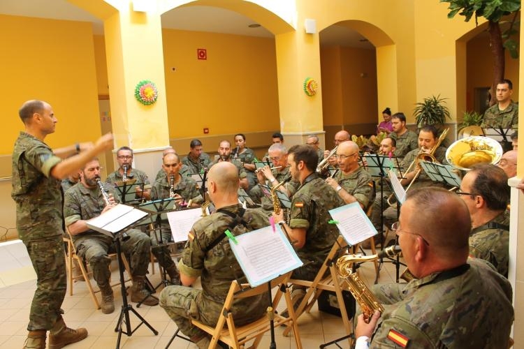 Concierto militar en el Centro Asistencial de Melilla