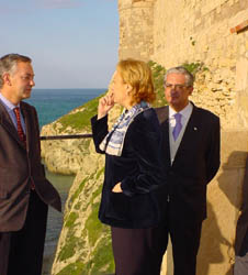 La presidenta del Congreso visita Melilla y se reúne con los comerciantes de la ciudad