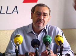 El senador por Melilla, Carlos Benet, cree que el futuro económico de Melilla está en el sector servicios