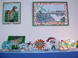 Garbín inaugura una exposición con objetos elaborados por los alumnos del curso de vidriero vitrallero para drogodependientes