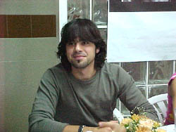 Cerca de 5.000 personas presenciaron ayer el espectáculo ofrecido por los chicos de Operación Triunfo Danni Úbeda, Beth y Manuel Carrasco