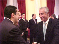 El vicepresidente del Gobierno firma un convenio con la Ciudad para colaborar en la celebración del XXV aniversario de la Constitución