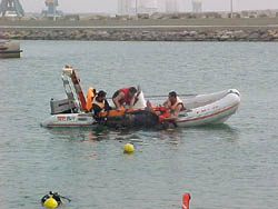 Los bomberos de Melilla organizan varios simulacros de emergencia en el Puerto Deportivo