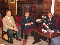 Iniciadas las conversaciones para ampliar las titulaciones de la Universidad