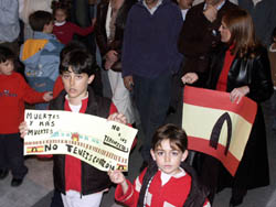 Melilla se une al dolor de Madrid con una manifestación sin precedentes