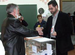 Los principales candidatos ejercieron su derecho al voto a lo largo de la mañana