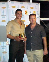 Concha Cuetos recibió el "Bribón de Oro 2004"