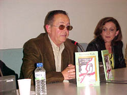 Juan Garbín presenta su libro "En el exilio de los días rotos"
