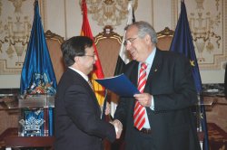 Imbroda muestra su satisfacción por los resultados de la Cumbre Autonómica