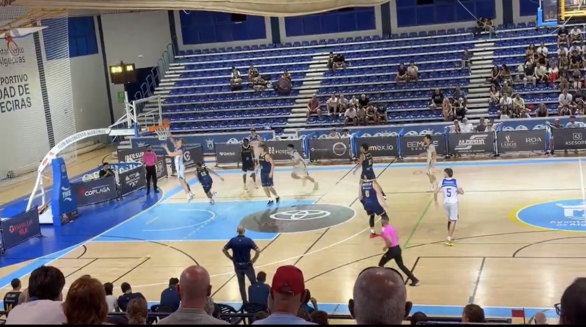 Imagen de la noticia: El Melilla Ciudad del Deporte gana 87-63 al CB Algeciras en su estreno en la Copa España