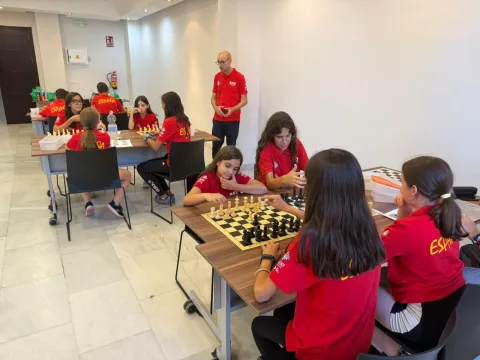 Imagen de la noticia: Jóvenes ajedrecistas de élite se concentran en Melilla hasta el domingo 20