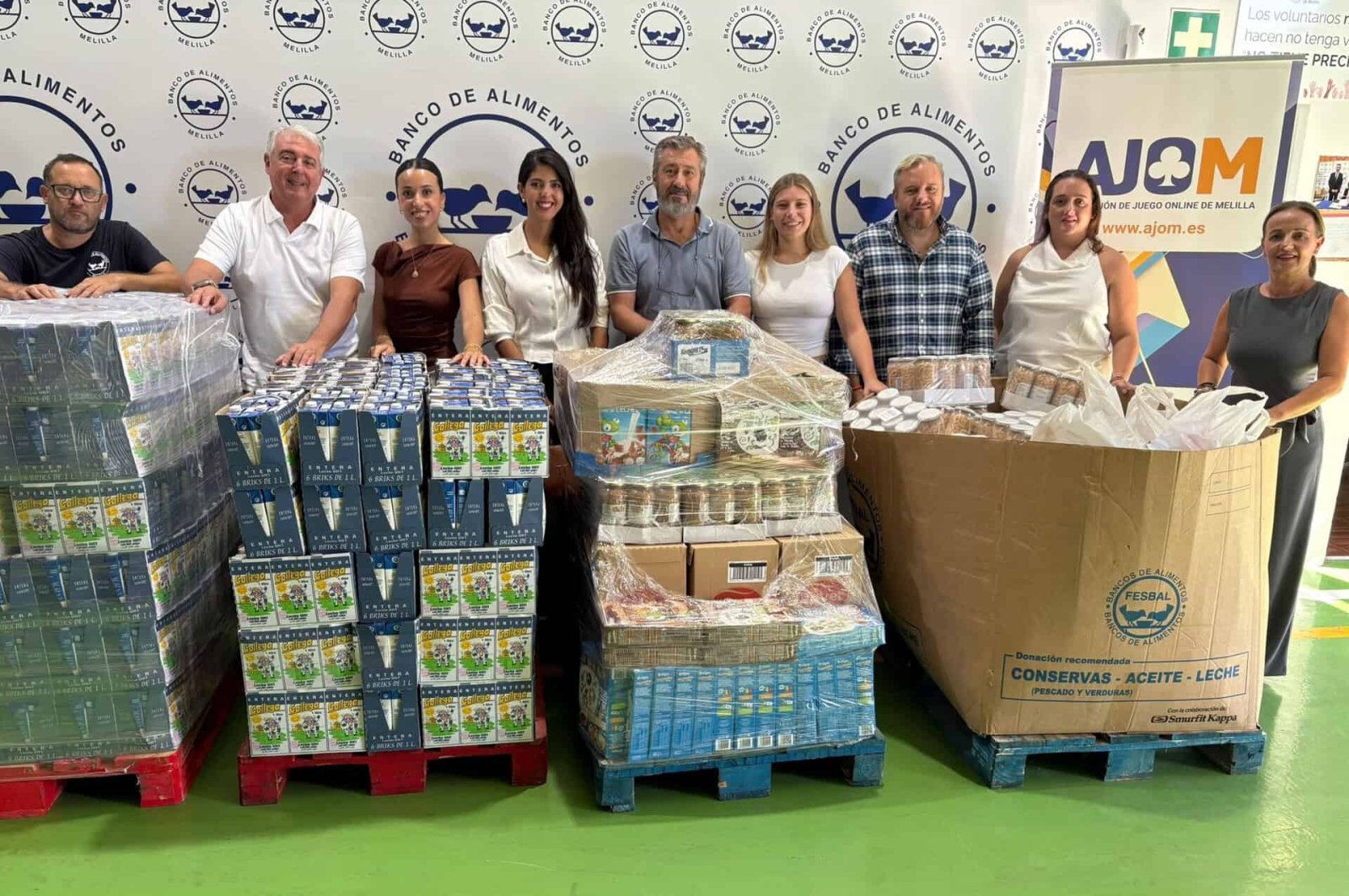 Imagen de la noticia: AJOM dona 2.700 kilos de alimentos al Banco de Alimentos de Melilla