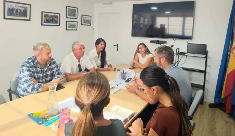 Imagen de la noticia: AJOM dona 2.700 kilos de alimentos al Banco de Alimentos de Melilla