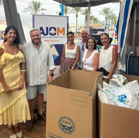 Imagen de la noticia: AJOM dona 2.700 kilos de alimentos al Banco de Alimentos de Melilla