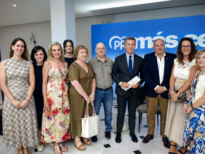 Imagen de la noticia: Decanos del Campus de Melilla se reúnen con Feijóo en su visita a la ciudad