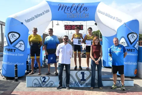 Imagen de la noticia: Melilla celebra la IV edición del SwimRun con la entrega de trofeos en el Dique Sur