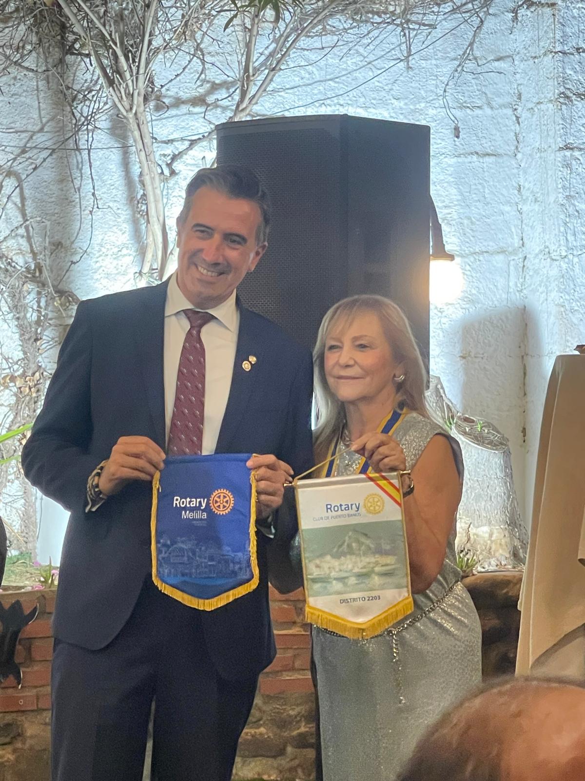 Imagen de la noticia: Amelia Fernández toma el relevo de José Vallés en la presidencia de Rotary Melilla