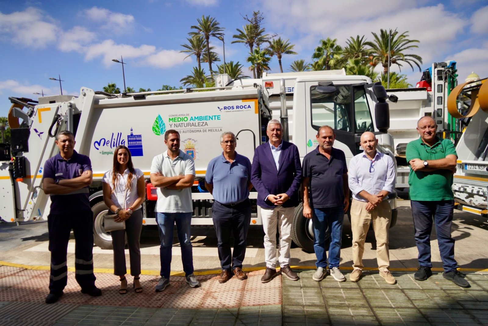 Imagen de la noticia: Melilla incorpora cuatro camiones nuevos para reforzar la recogida de basuras
