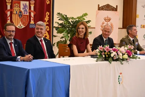 Imagen de la noticia: La Delegada del Gobierno reconoce al personal del Centro Penitenciario de Melilla por el Día de la Merced
