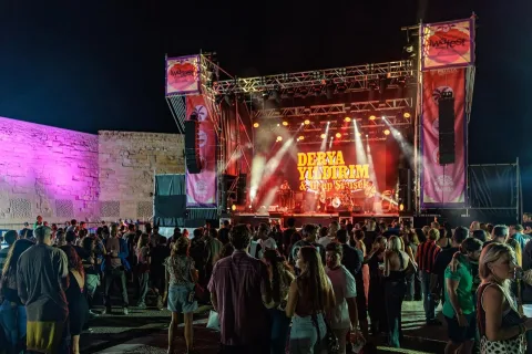 Imagen de la noticia: El Festival Iwa Fest reúne a numeroso público en su primera jornada