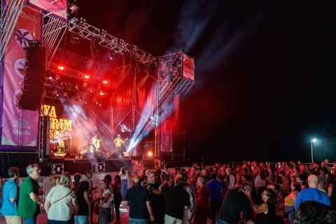 Imagen de la noticia: El Festival Iwa Fest reúne a numeroso público en su primera jornada