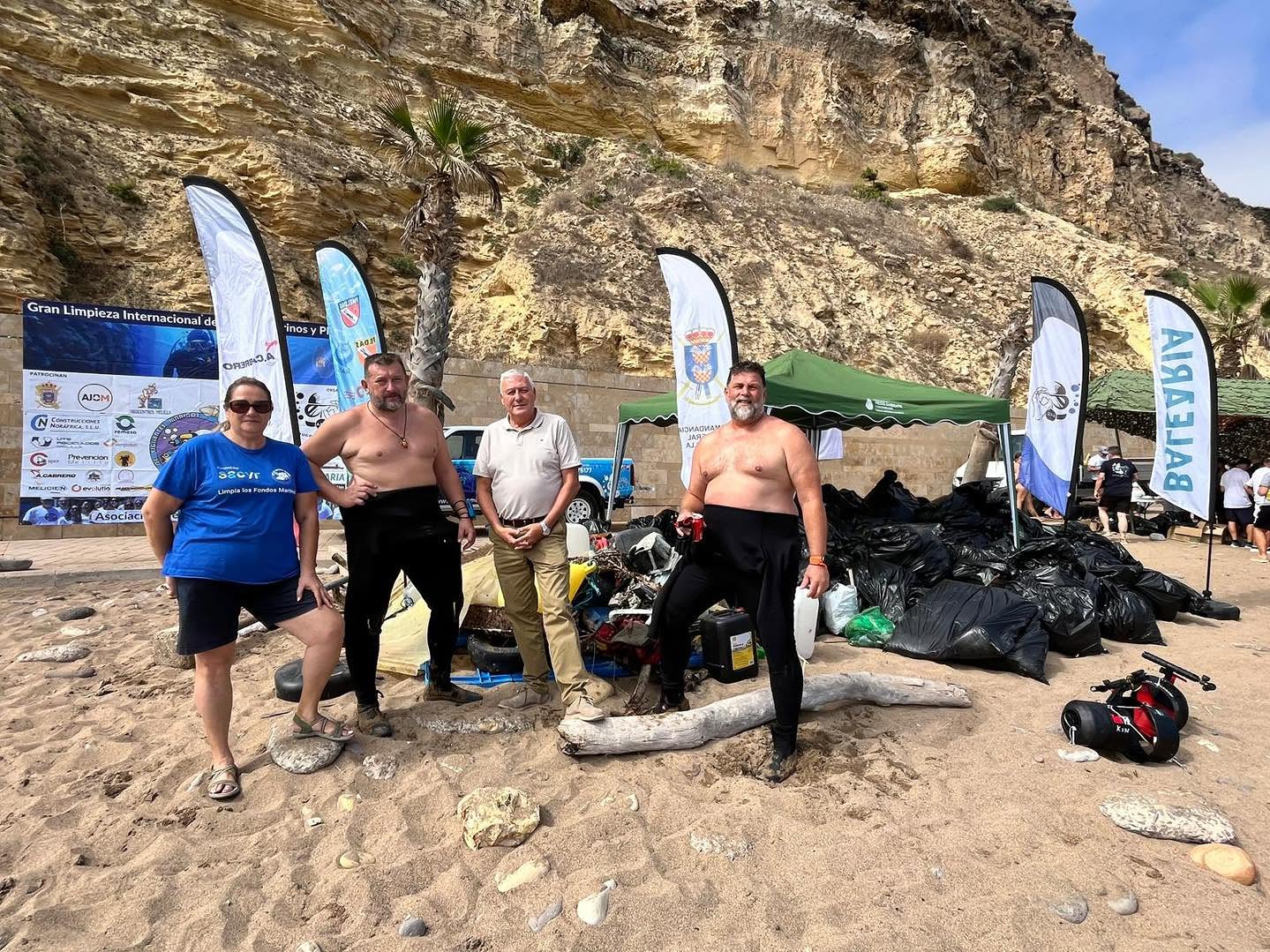 Imagen de la noticia: La XII Gran Limpieza de fondos marinos retira 1.200 kilos de residuos en Horcas Coloradas
