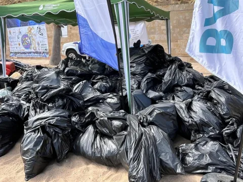 Imagen de la noticia: La XII Gran Limpieza de fondos marinos retira 1.200 kilos de residuos en Horcas Coloradas