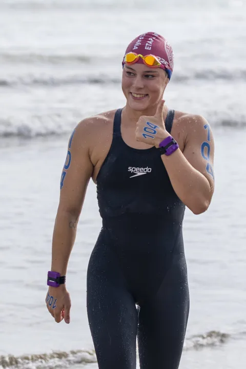 Imagen de la noticia: Ángela Martínez y Carlos Garach ganan la Copa de España de aguas abiertas en Melilla